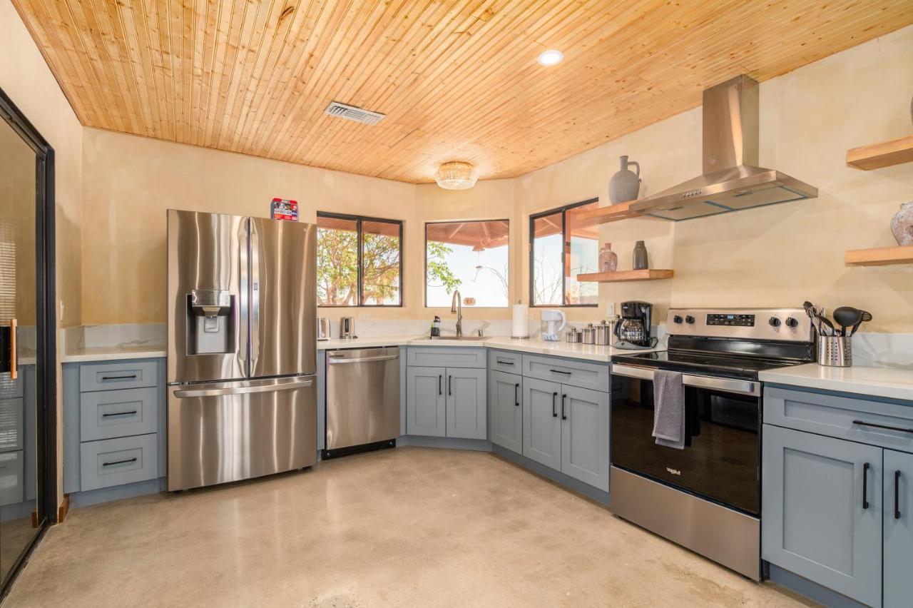 @ Marbella Lane - Modern Rustic Home In Jt Джошуа-Три Экстерьер фото