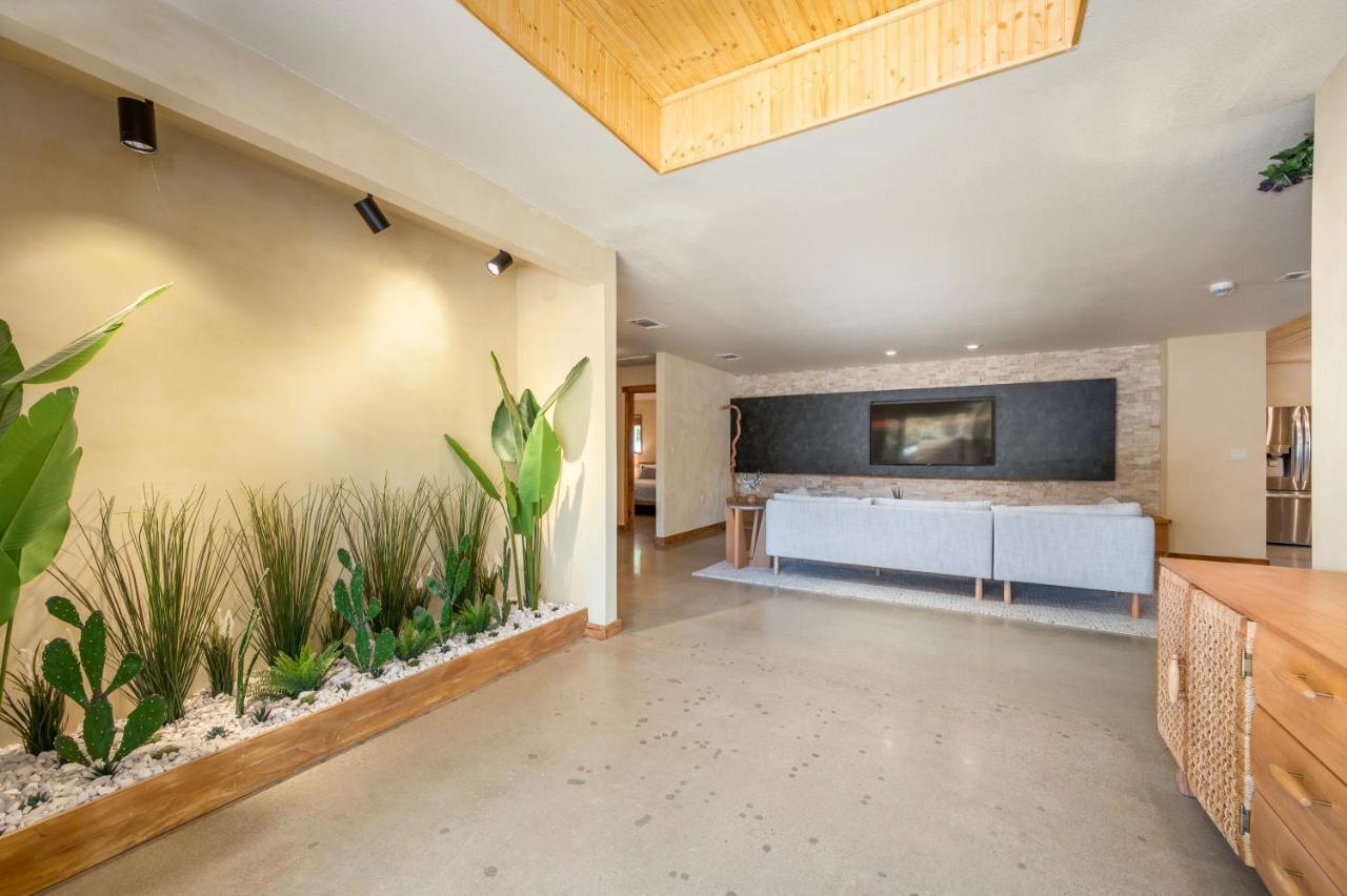 @ Marbella Lane - Modern Rustic Home In Jt Джошуа-Три Экстерьер фото